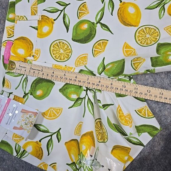 NWT Isaac Mizrahi Citrus Lemon and Limes Print Women's Shorts Size 4 Vacation - Picture 6 of 9